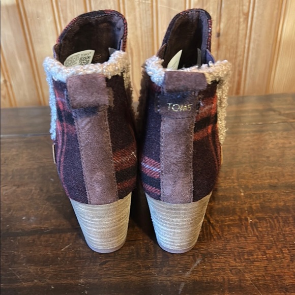 TOMS Kelsey 2.75" Wedge Heel Booties Boots Red Black Flannel Plaid 6 - Picture 3 of 8